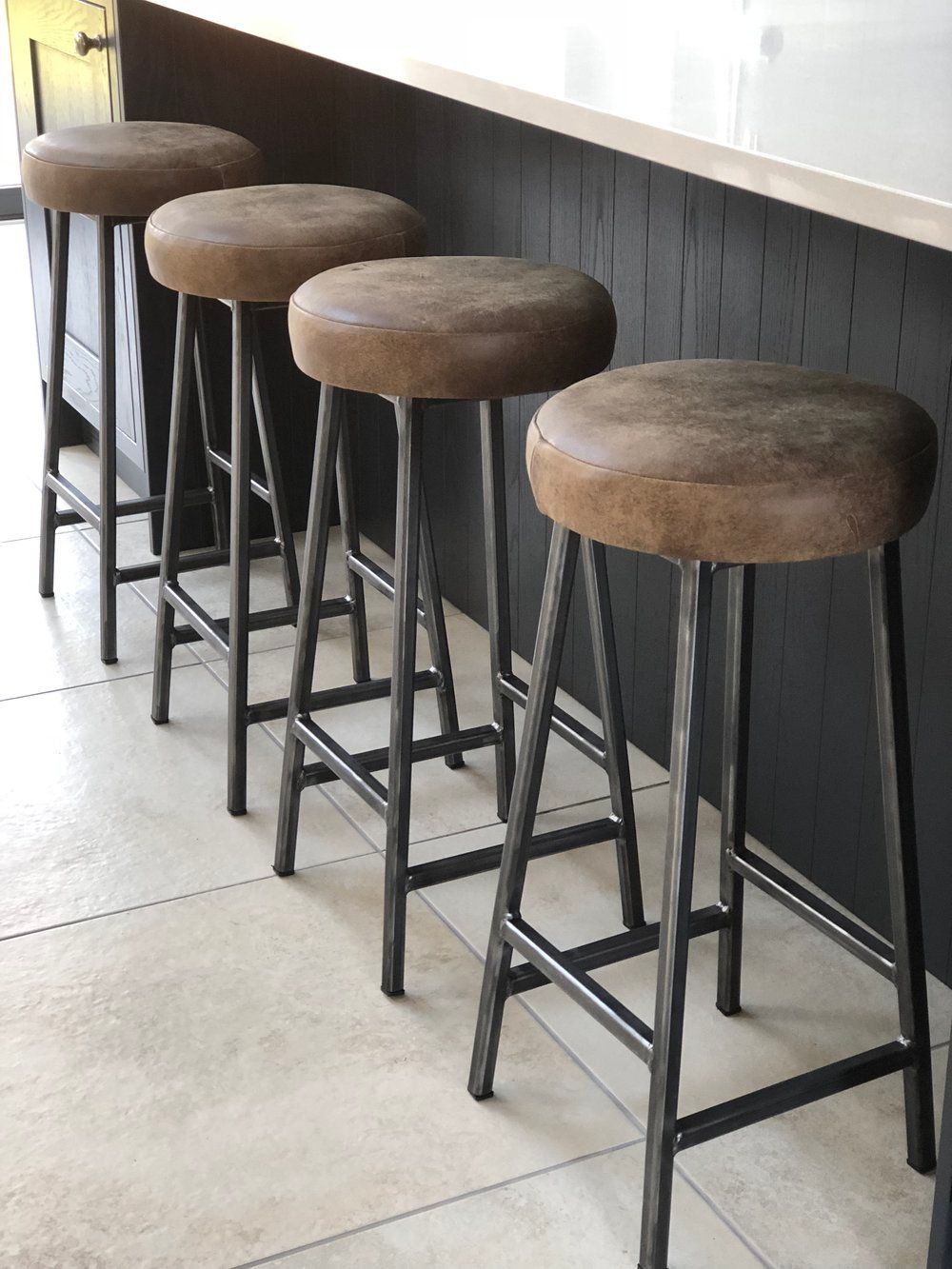 Banquetas altas de estilo industrial
