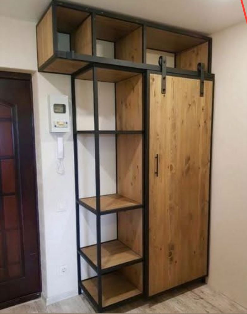 Mueble de ingreso con placard y estantes